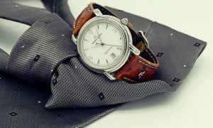 elegancki zegarek na skórzanym pasku